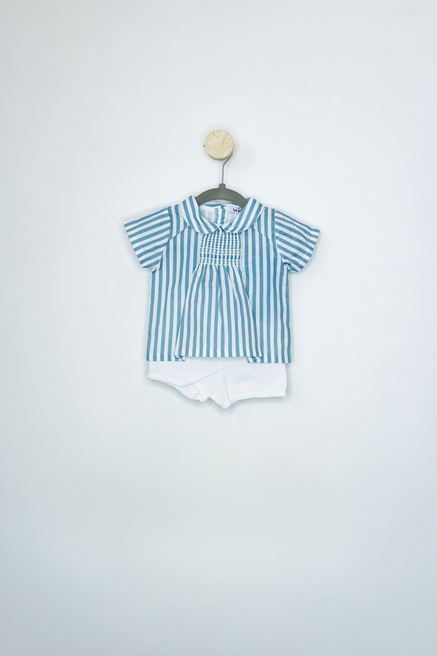 Conjunto Short Blanco con Rayas Smock