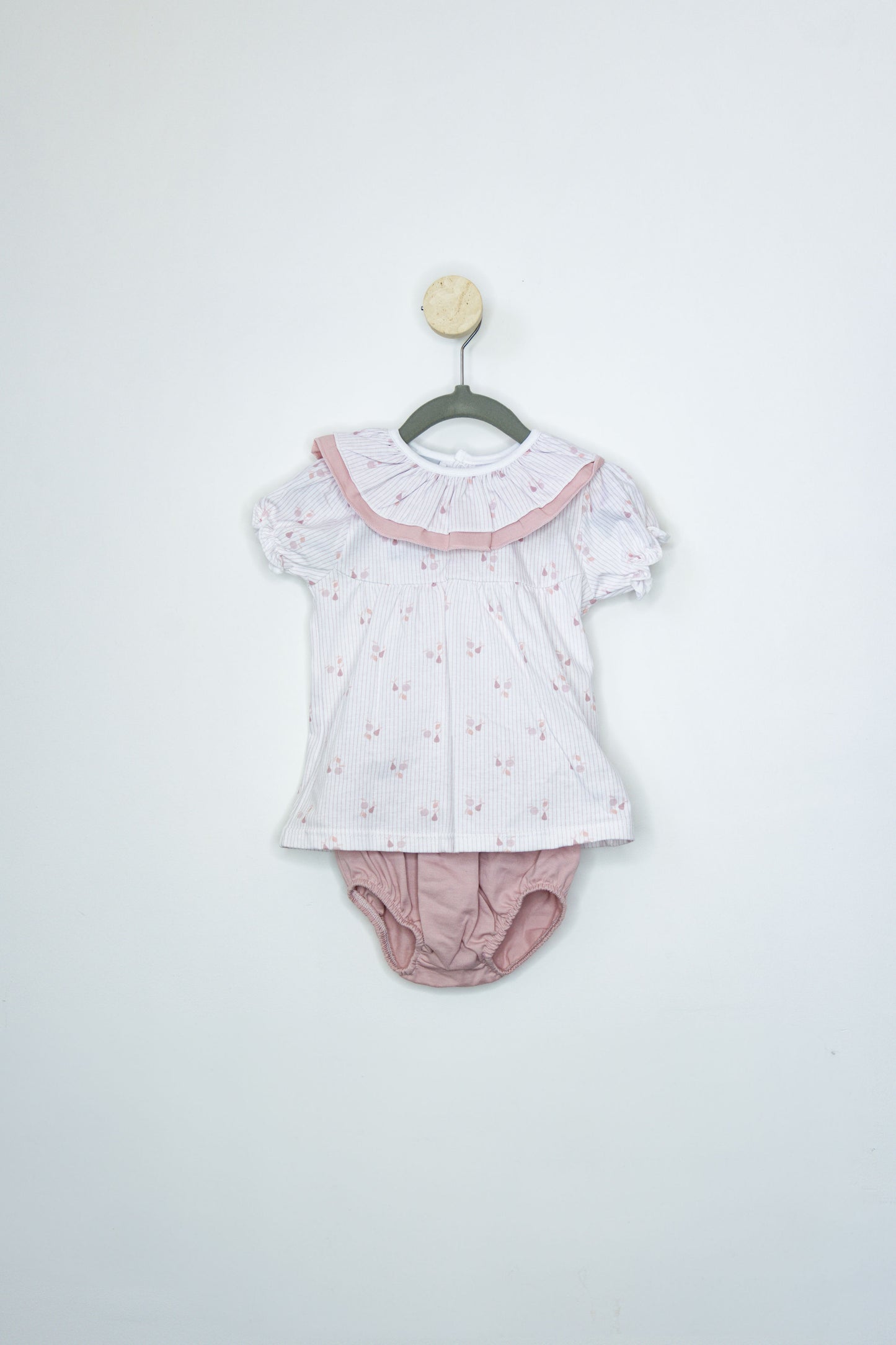 Conjunto Estampado con Cuello Volante