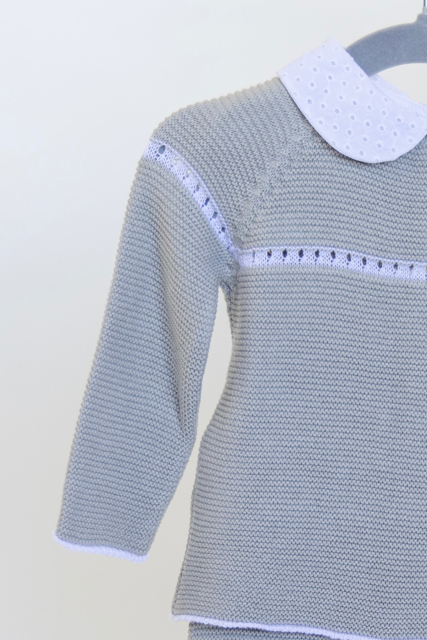 Conjunto Punto Cuello en Tela Perforado
