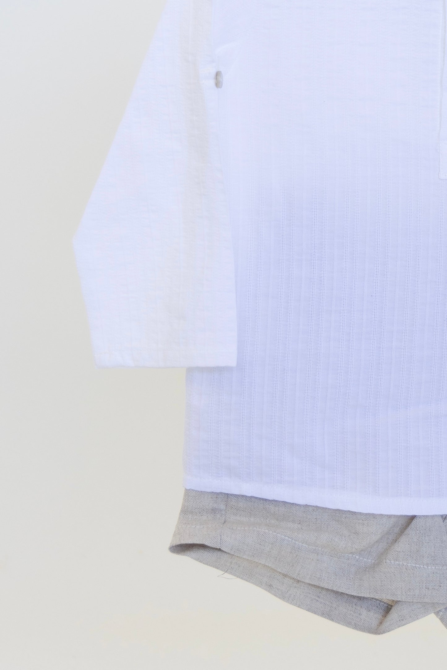 Short Beige con Camisa