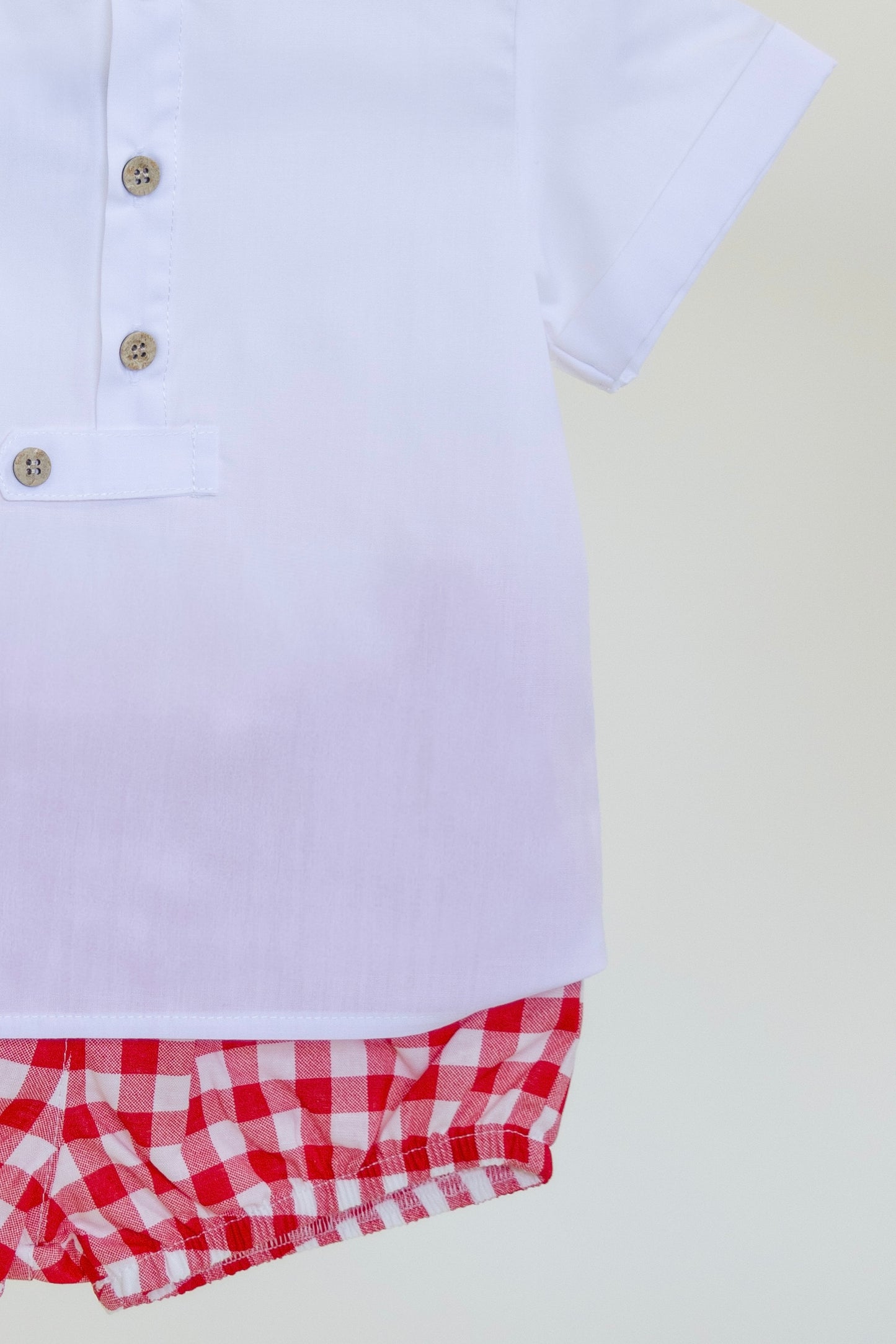 Short Cuadros con Camisa Lisa