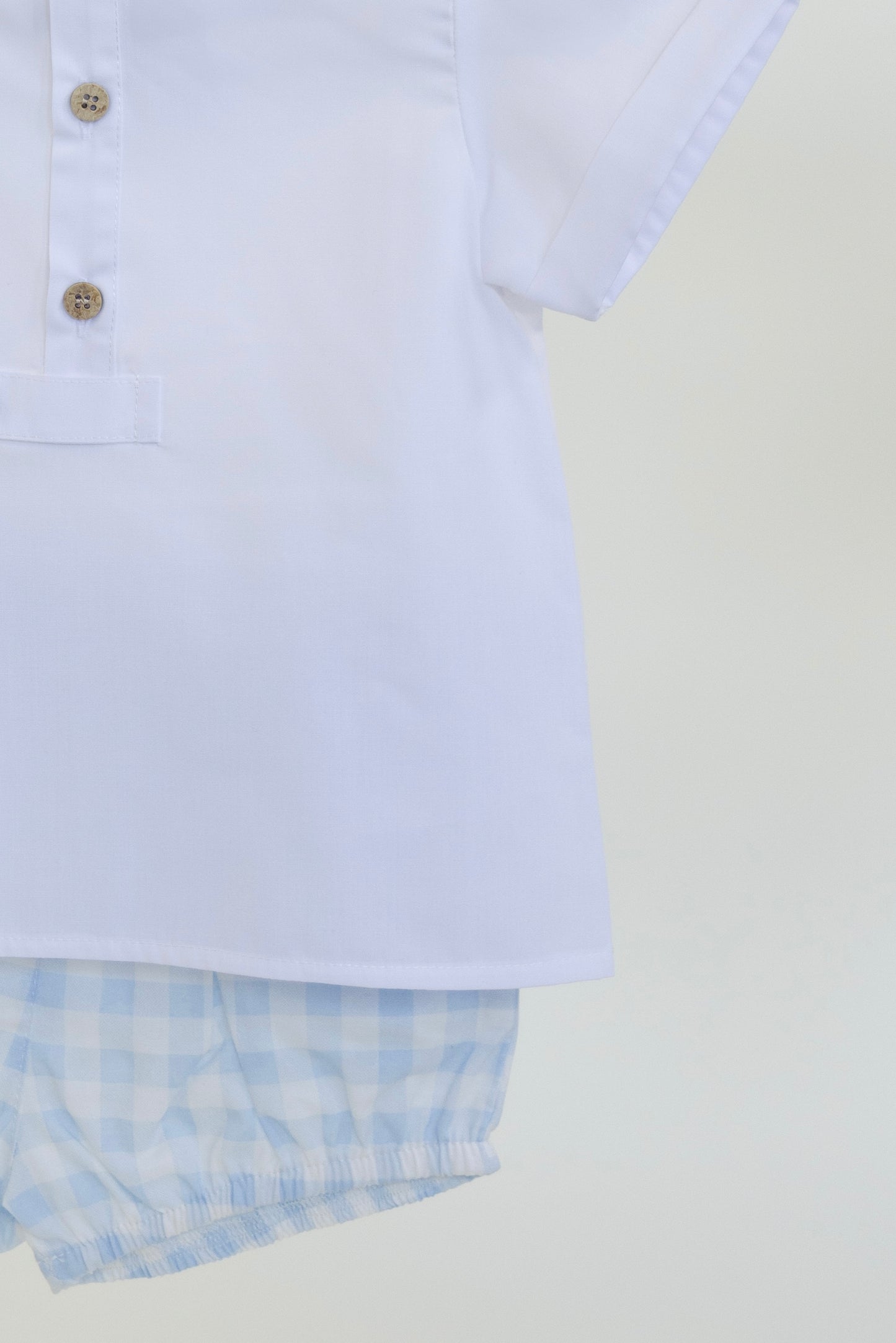 Short Cuadros con Camisa Lisa
