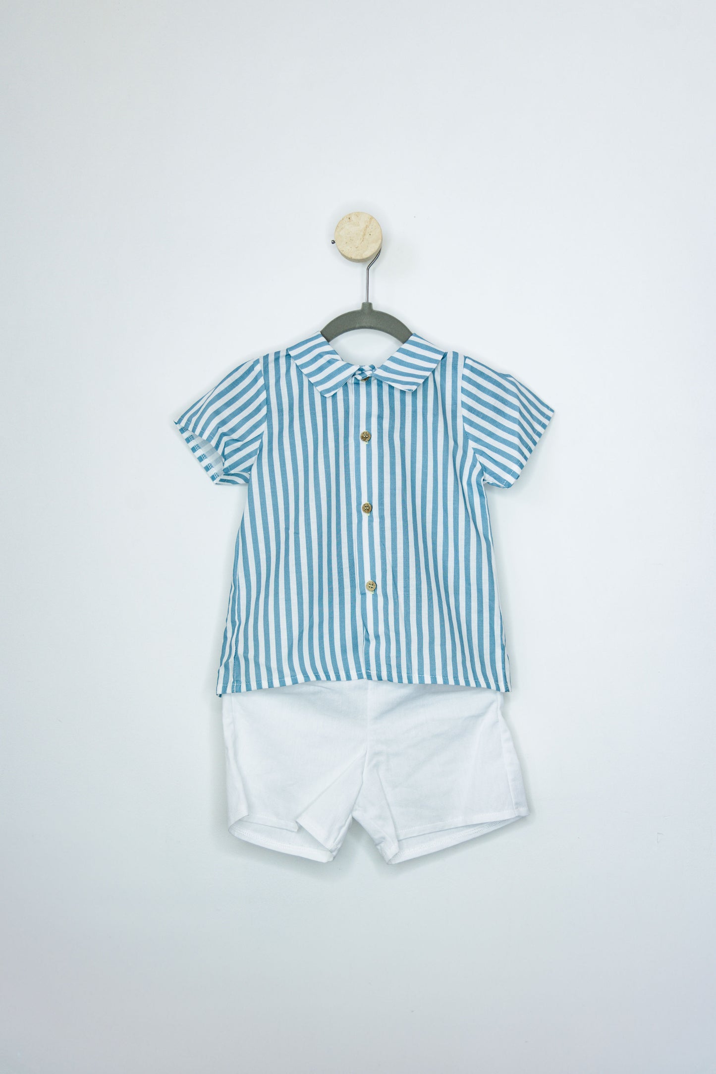 Conjunto Short Blanco con Camisa Rayas