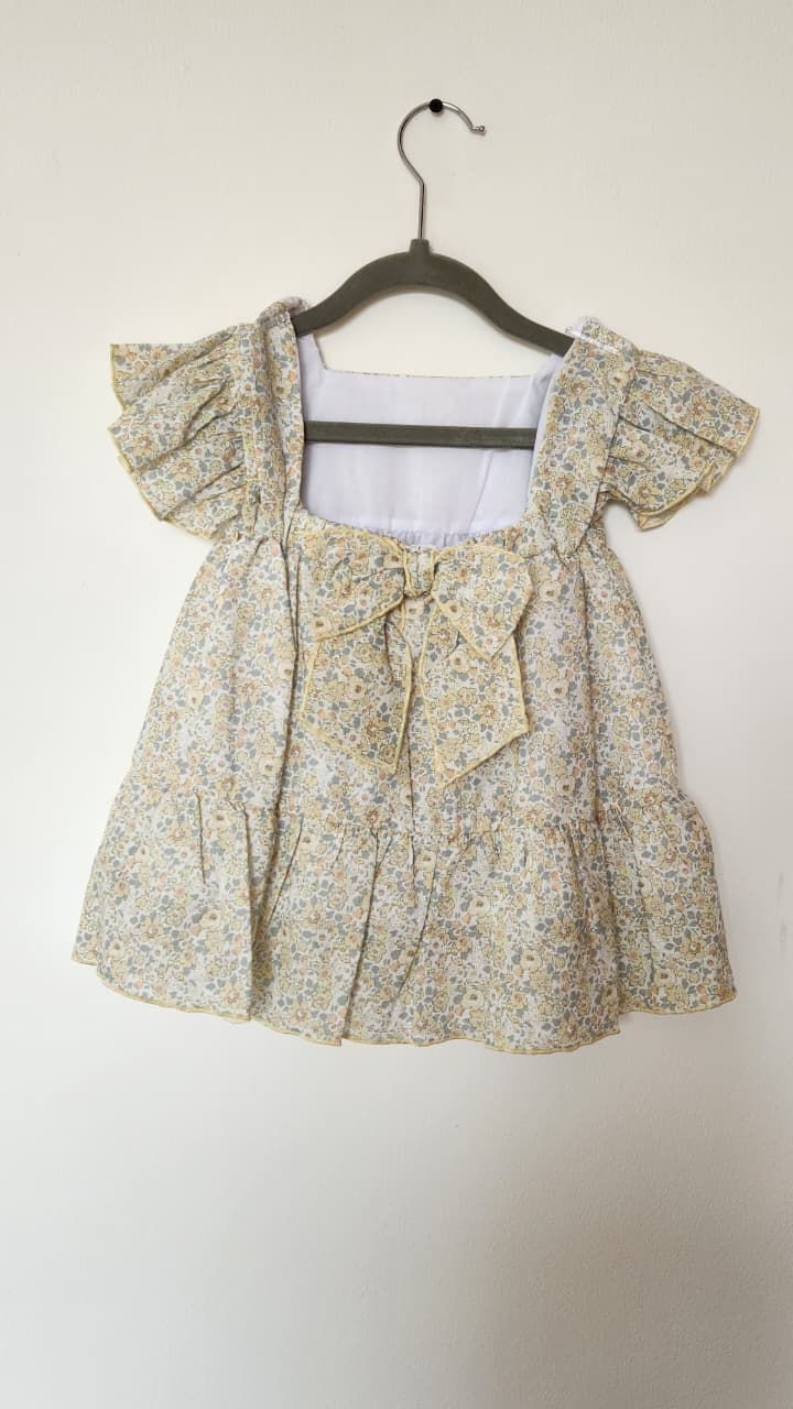 Vestido Flores Amarillas con Encaje
