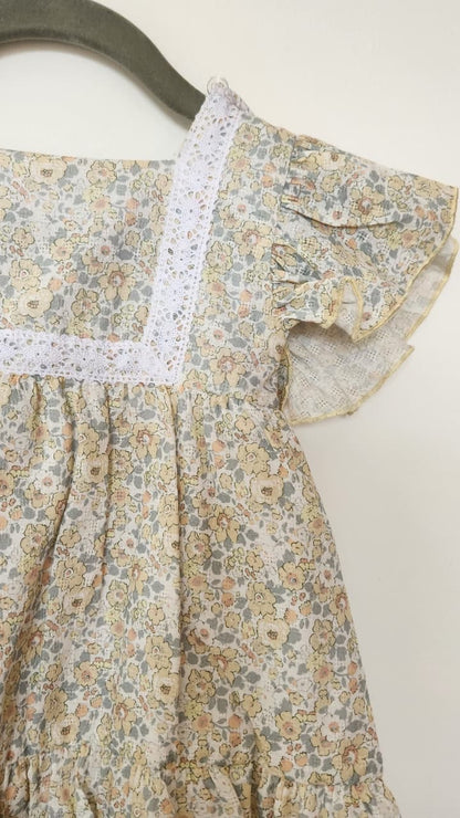 Vestido Flores Amarillas con Encaje