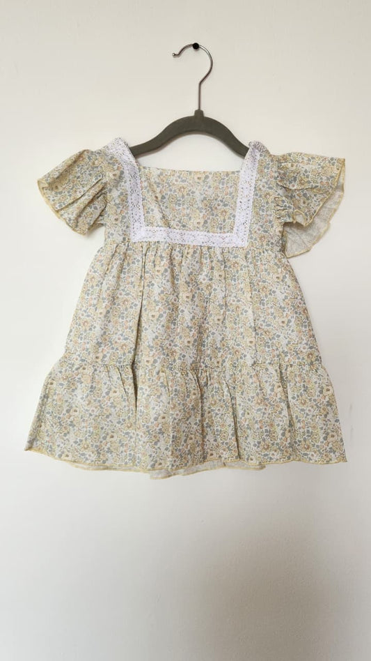 Vestido Flores Amarillas con Encaje